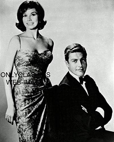 OnlyClassics 1964 Телевизионно Комедийно шоу Дик Ван отводнителен канал, Сексуална Мери Тайлър Мур 8X10 Снимка Пинап