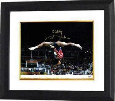 Снимка Габби Дъглас с автограф на Олимпийските игри в Рио де Жанейро, Гимнастичка 16х20, В потребителския